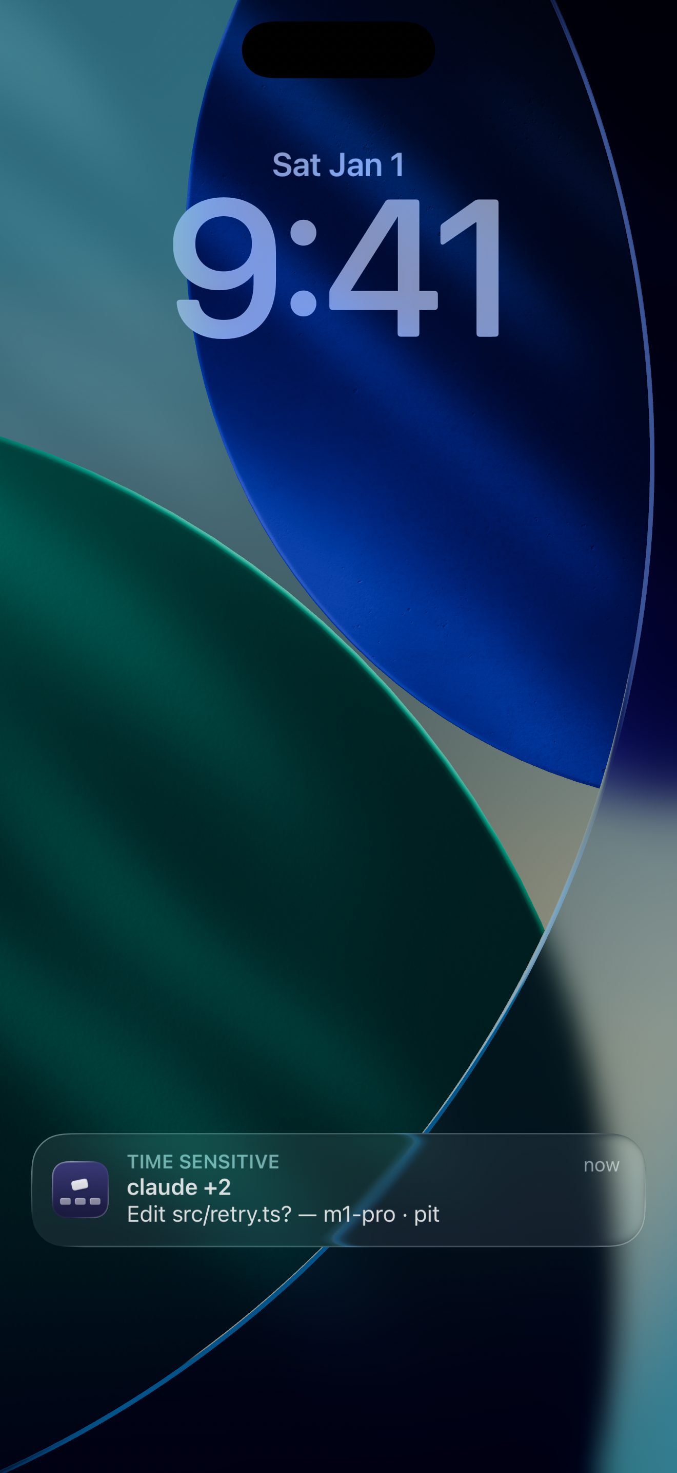 锁屏的 iPhone 上一条 Moshpit 时效性通知:claude +2 —— Edit src/retry.ts? —— m1-pro · pit